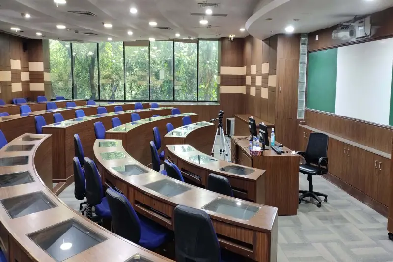 Tiered case-study classroom