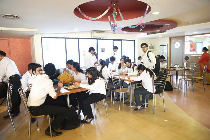 Cafeteria with students