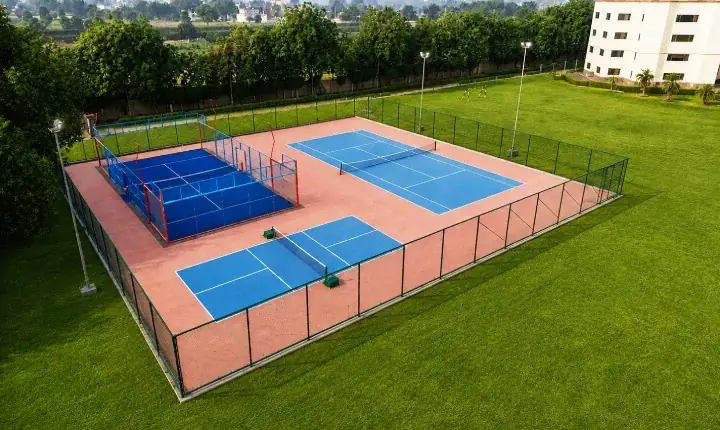 Outdoor racket-sports courts, aerial view