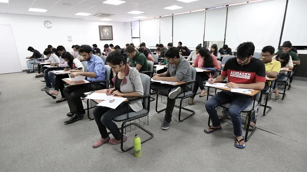 Classroom with students during a session