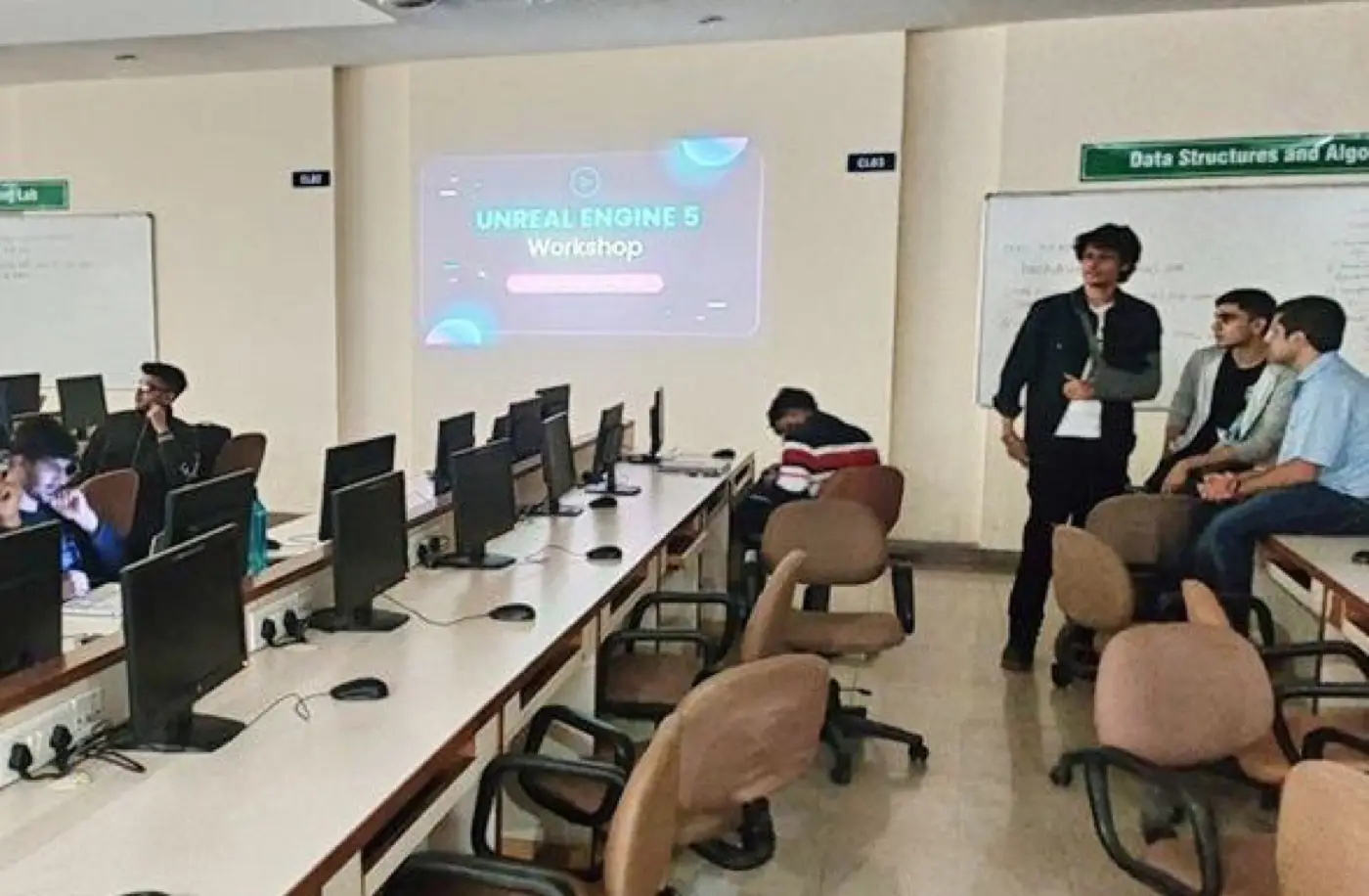 Computer lab with students