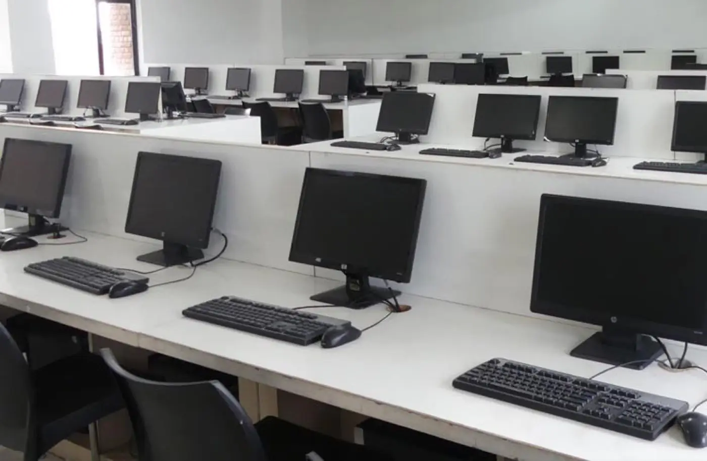 Computer lab workstations